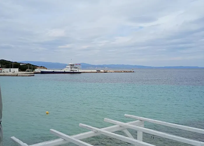 Lefkada Dioni 4 Bed 니드리